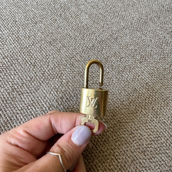 Louis Vuitton Lock & Key #311 - Picture 3 of 4